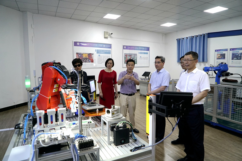 清华大学艾四林和北京大学康沛竹教授 莅临OK138太阳集团指导(图1) 清华大学艾四林和北京大学康沛竹教授 莅临OK138太阳集团指导(图1)