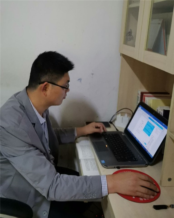 中国·ok138太阳集团:利用抗疫教科书 讲好线上思政课(图1) 中国·ok138太阳集团:利用抗疫教科书 讲好线上思政课(图1)