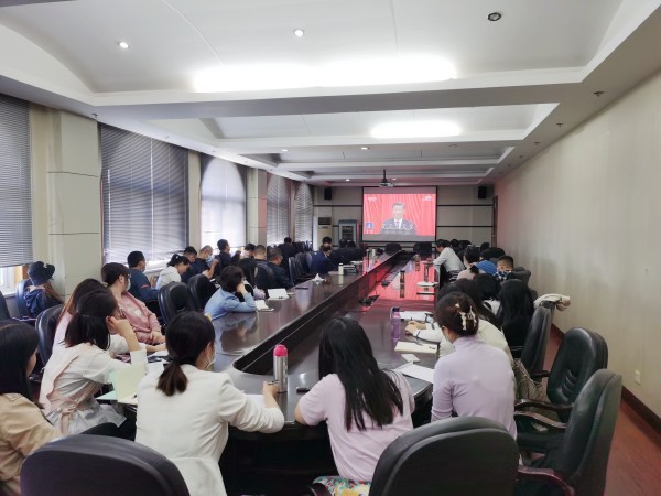 中国·ok138太阳集团全体思政课教师集中收看党的二十大开幕盛况(图1) 中国·ok138太阳集团全体思政课教师集中收看党的二十大开幕盛况(图1)