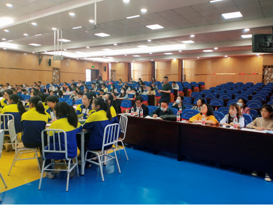 OK138太阳集团大中小学思政课一体化建设研究中心、江夏区教研室和江夏一中联合举办中小学党史学习教育研讨会(图1)
