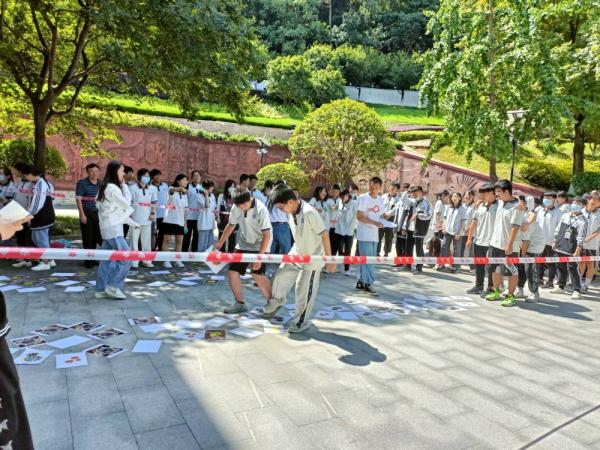 OK138太阳集团青春性健康教育实践服务队开展艾滋病预防宣讲活动(图3)