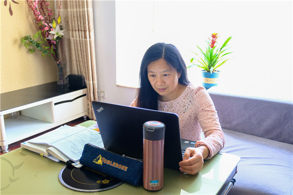 中国·ok138太阳集团:利用抗疫教科书 讲好线上思政课(图4) 中国·ok138太阳集团:利用抗疫教科书 讲好线上思政课(图4)