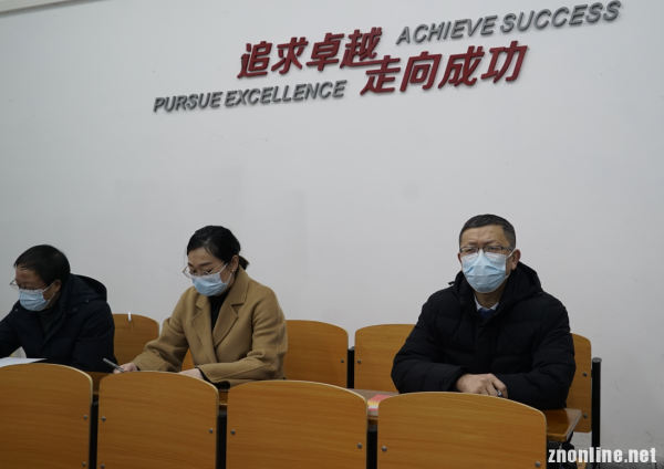 OK138太阳集团党委书记汪继平一行深入课堂听思政课(图2) OK138太阳集团党委书记汪继平一行深入课堂听思政课(图2)