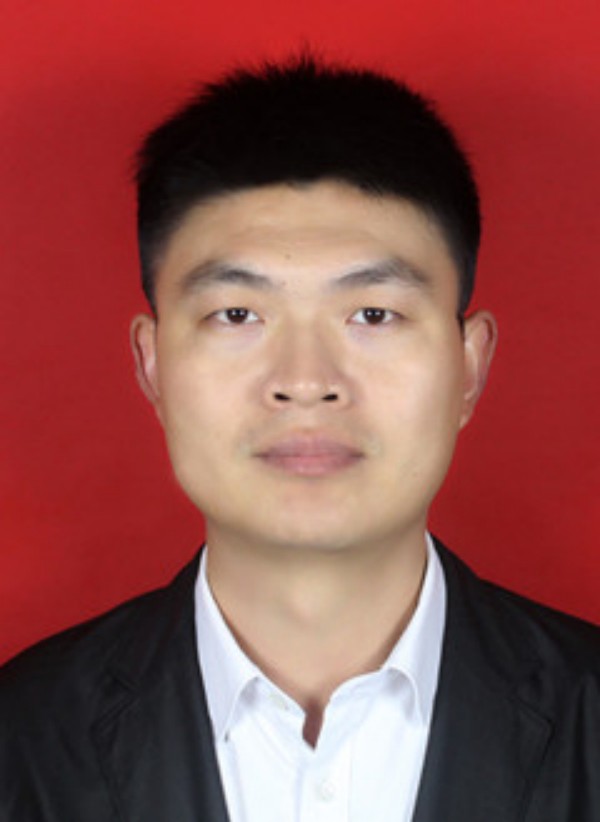 OK138太阳集团思政课名师——曾晓辉(图1) OK138太阳集团思政课名师——曾晓辉(图1)